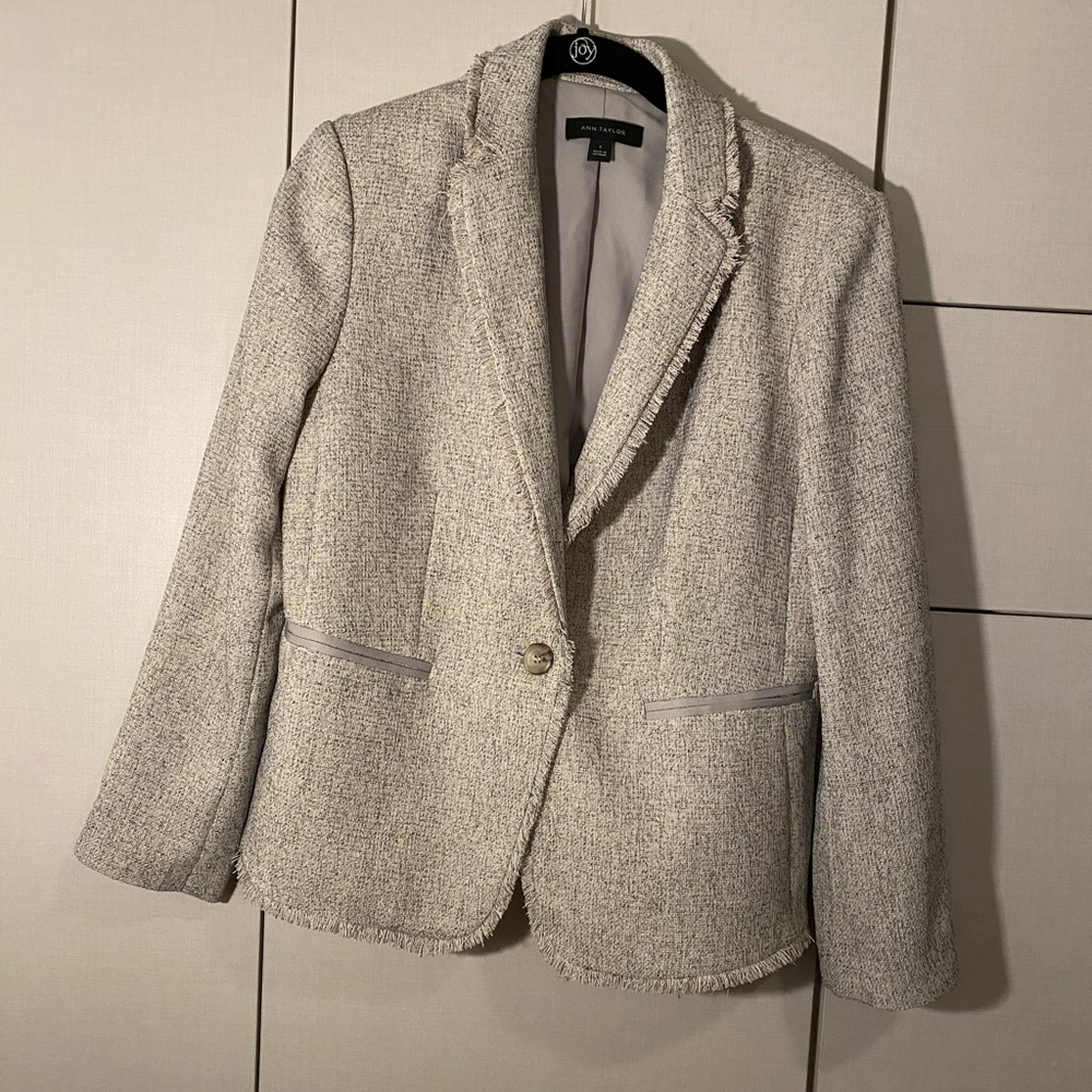 Ann Taylor blazer size 6!